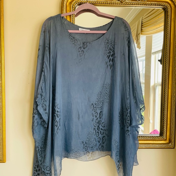 Tempo Paris Tops - Tempo Paris Gorgeous Hand Dyed Blue Shade Silk Blend 
Poncho Style Top Lg